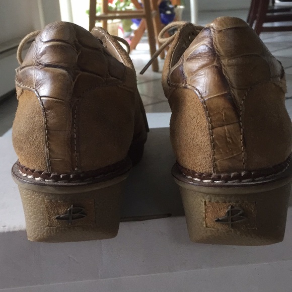 B . Makowsky Sneakers - Picture 4 of 7